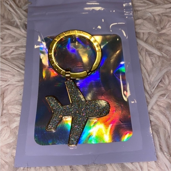 Brand NEW In Packaging Stoney Clover Lane 2-Tone Vintage ✈️ Airplane ✈️ Keychain - Picture 2 of 7